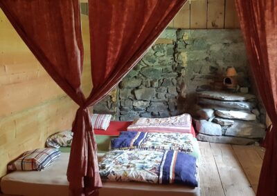 Cabane de la Vare au-dessus du Pont de Nant