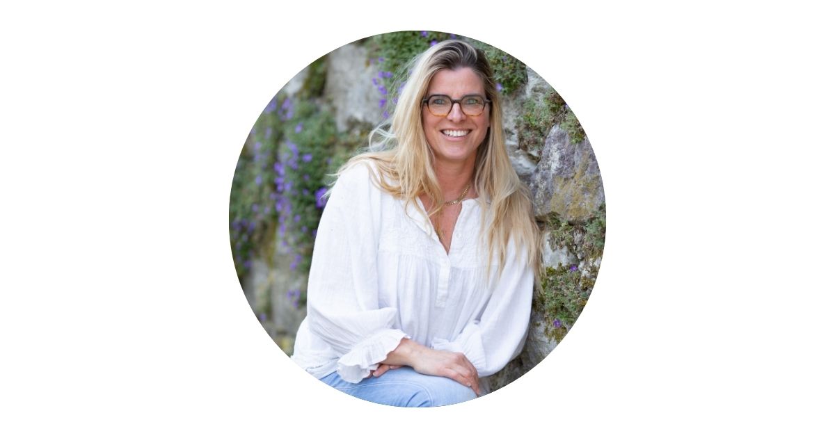 Karin Schapfl soins en massage, soins énergétiques et doula