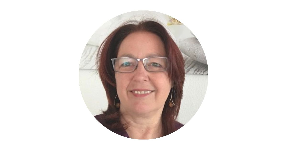 Sonia Richard Thérapeute en techniques manuelles (drainage lymphatique et massage) depuis plus de 20 ans, en formation depuis 3 ans sur la respiration consciente et connectée.